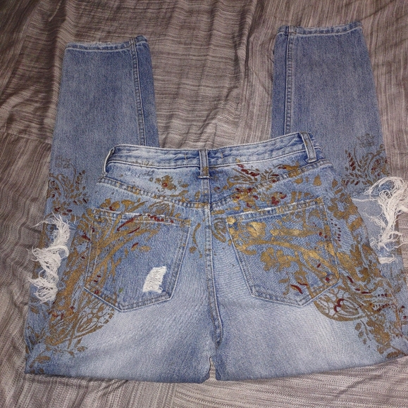 Free People Distressed High-Rise Slim-Leg Jeans w/Metallic Stencil Design Sz 26 - Picture 4 of 5